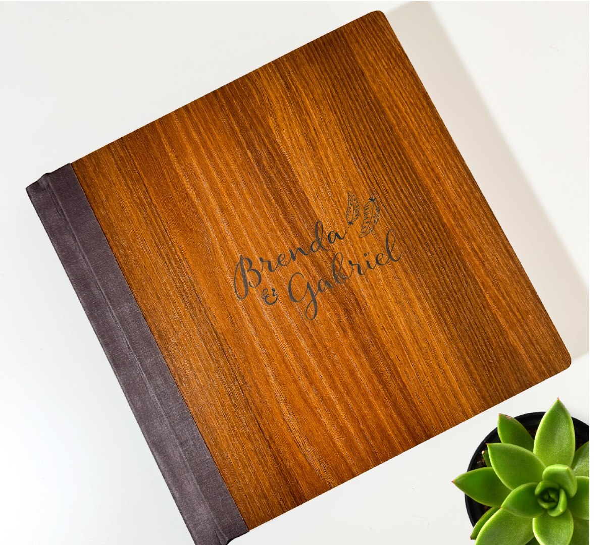 Álbum Wooden com capa em madeira